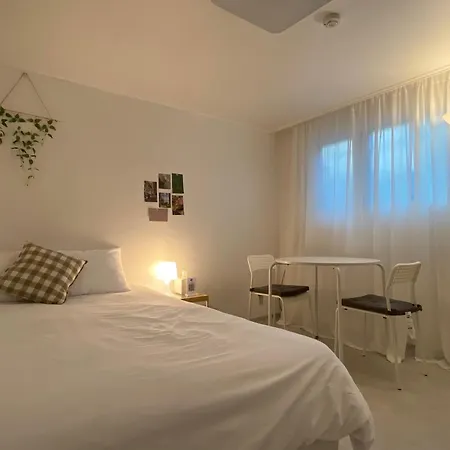 Rise And Shine, Seoul Apartment
